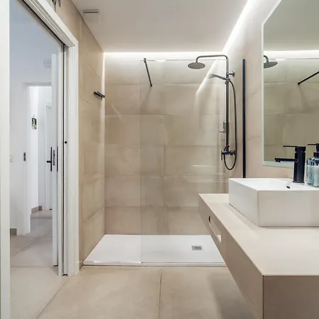 Cmdreams Gold- Turisticos Con Ruinas Romanas En El Centro De *