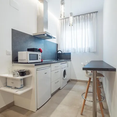 Cmdreams Gold- Turisticos Con Ruinas Romanas En El Centro De